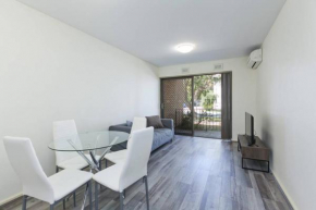 Cozy & Perfect Location next to Perth Zoo